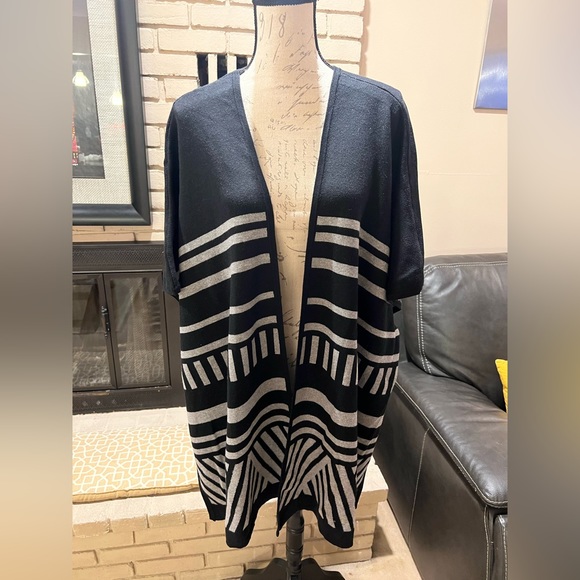 Fall and Winter Stylish Poncho Vest - Picture 1 of 12